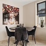 Modern & Chic Luxurious Details *