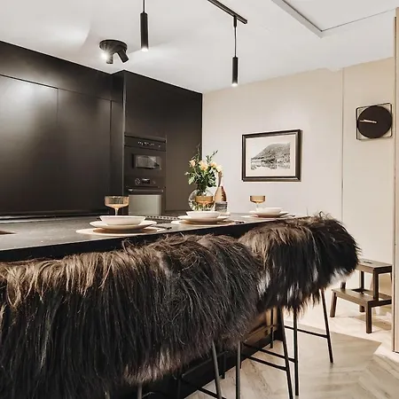 Modern & Chic Luxurious Details